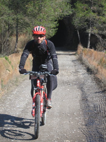 Marc creuant un pont sobre el Llobregat