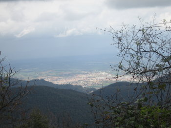 Banyoles al fons